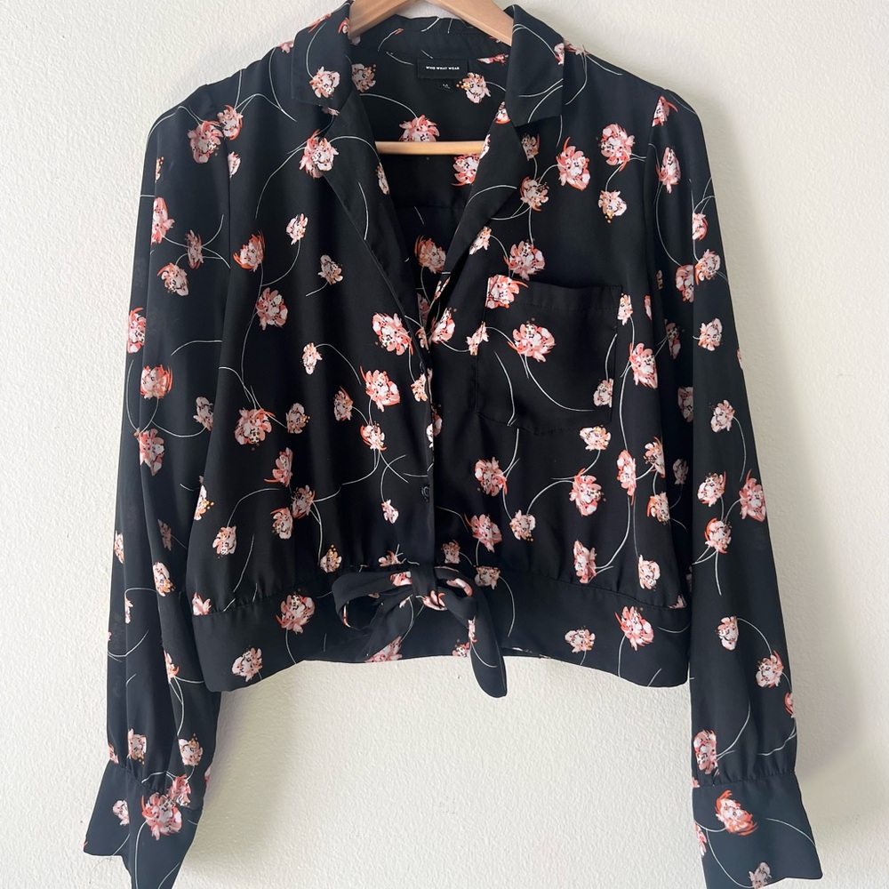 Who What Wear M Black Floral Print Button Down Tye Front Crop Blouse Career